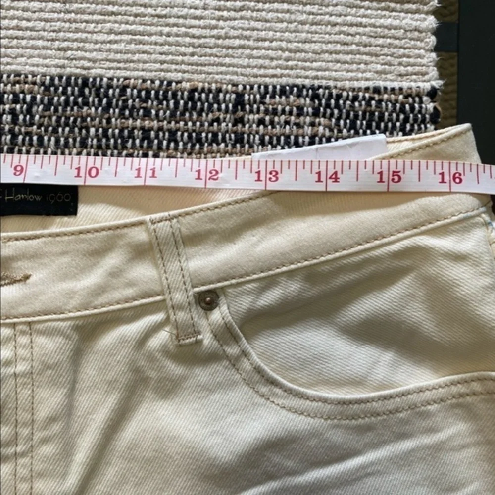House of Harlow 1960 Cream High Rise Denim Mom Jean Shorts Raw Hem 30 - Picture 11 of 14